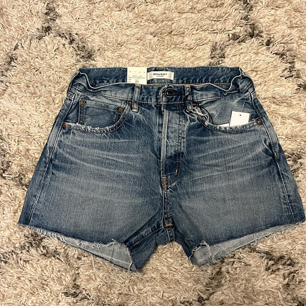 Moussy Vintage Dalemere shorts. Size 25. New with tags.